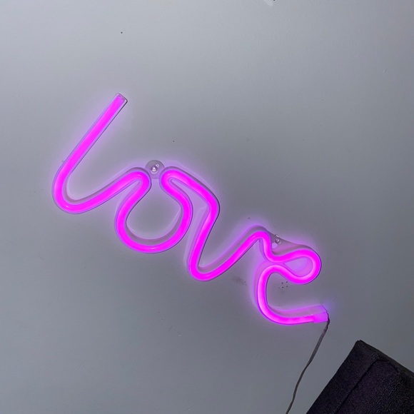 Neon love sign - Picture 2 of 3